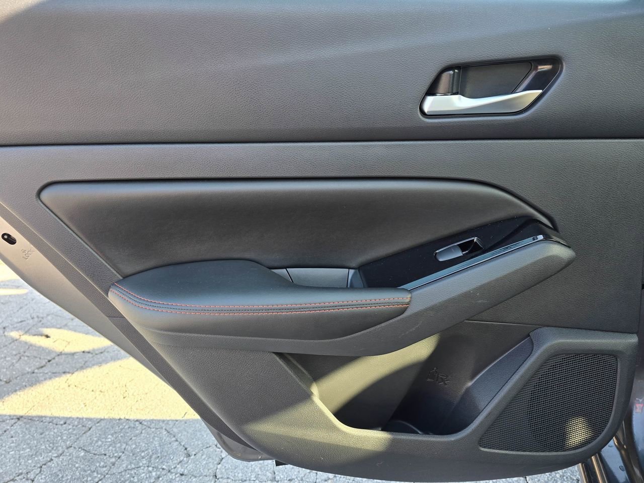 Used 2025 Nissan Altima 2.5 SR FWD image 11