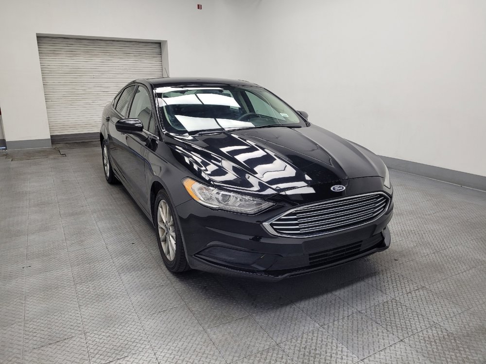 Used 2017 Ford Fusion SE w/ Fusion SE Technology Package FWD image 13