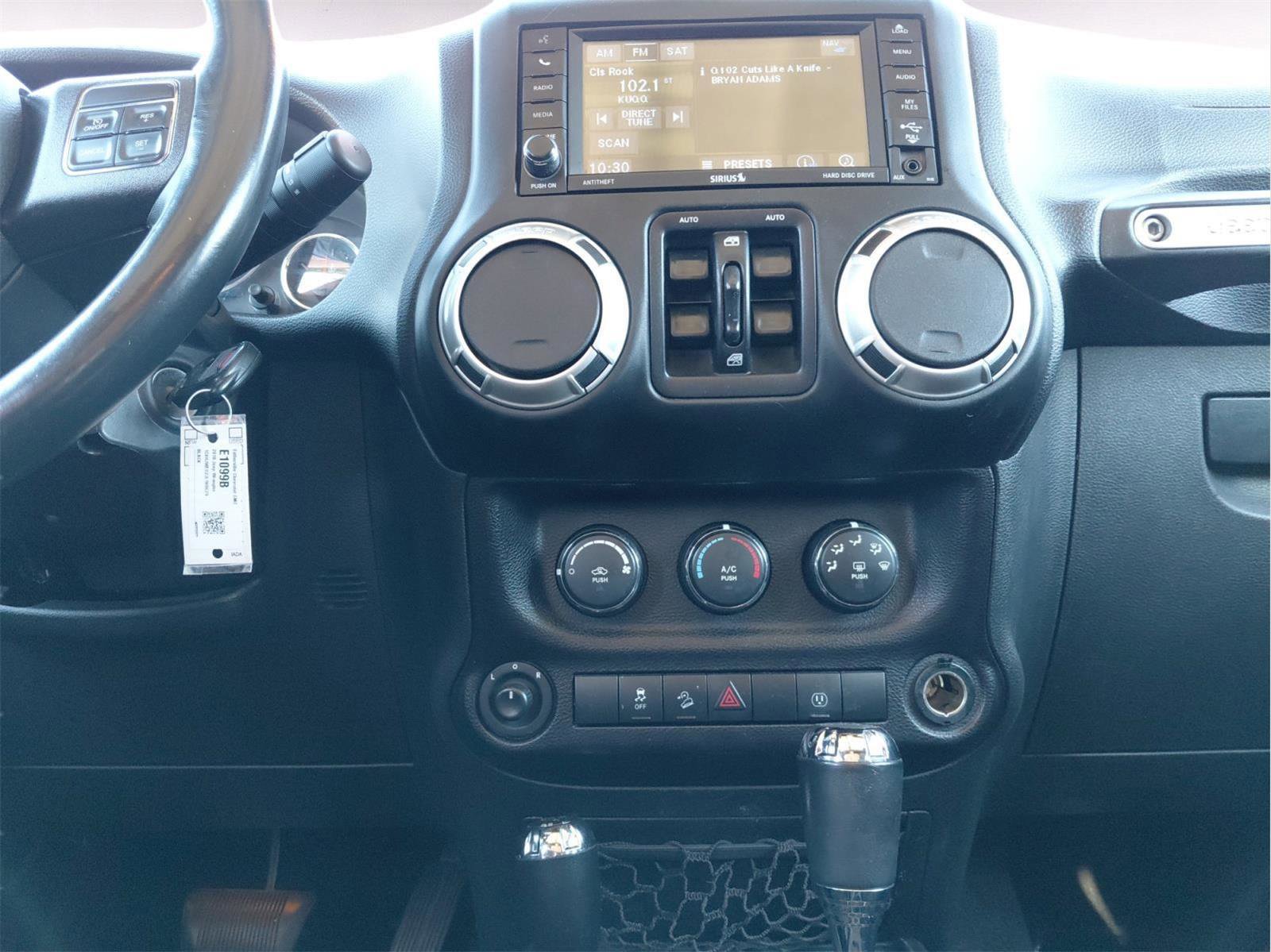 Used 2018 Jeep Wrangler Unlimited Sahara image 9