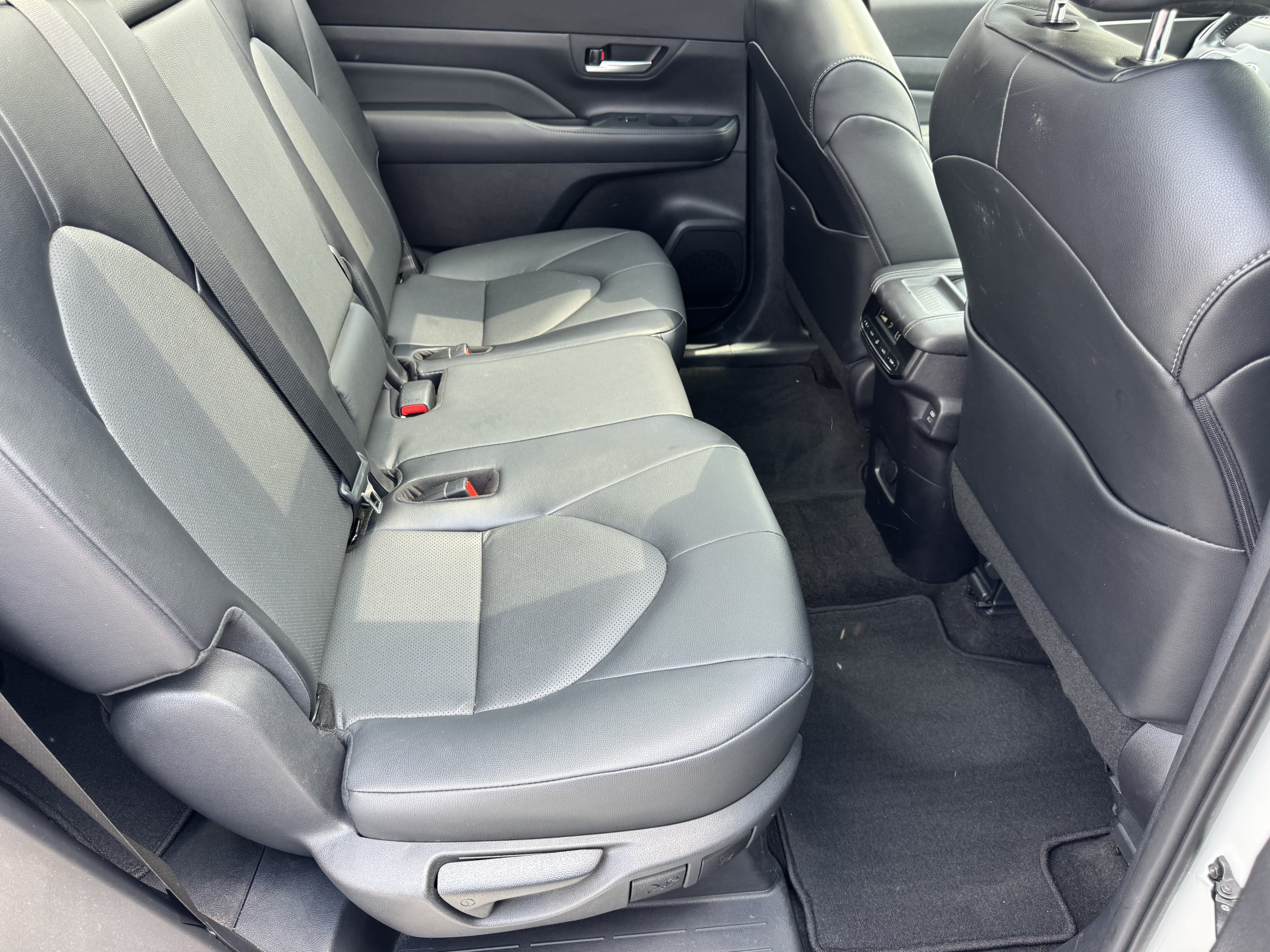 Used 2024 Toyota Grand Highlander AWD Hybrid image 20