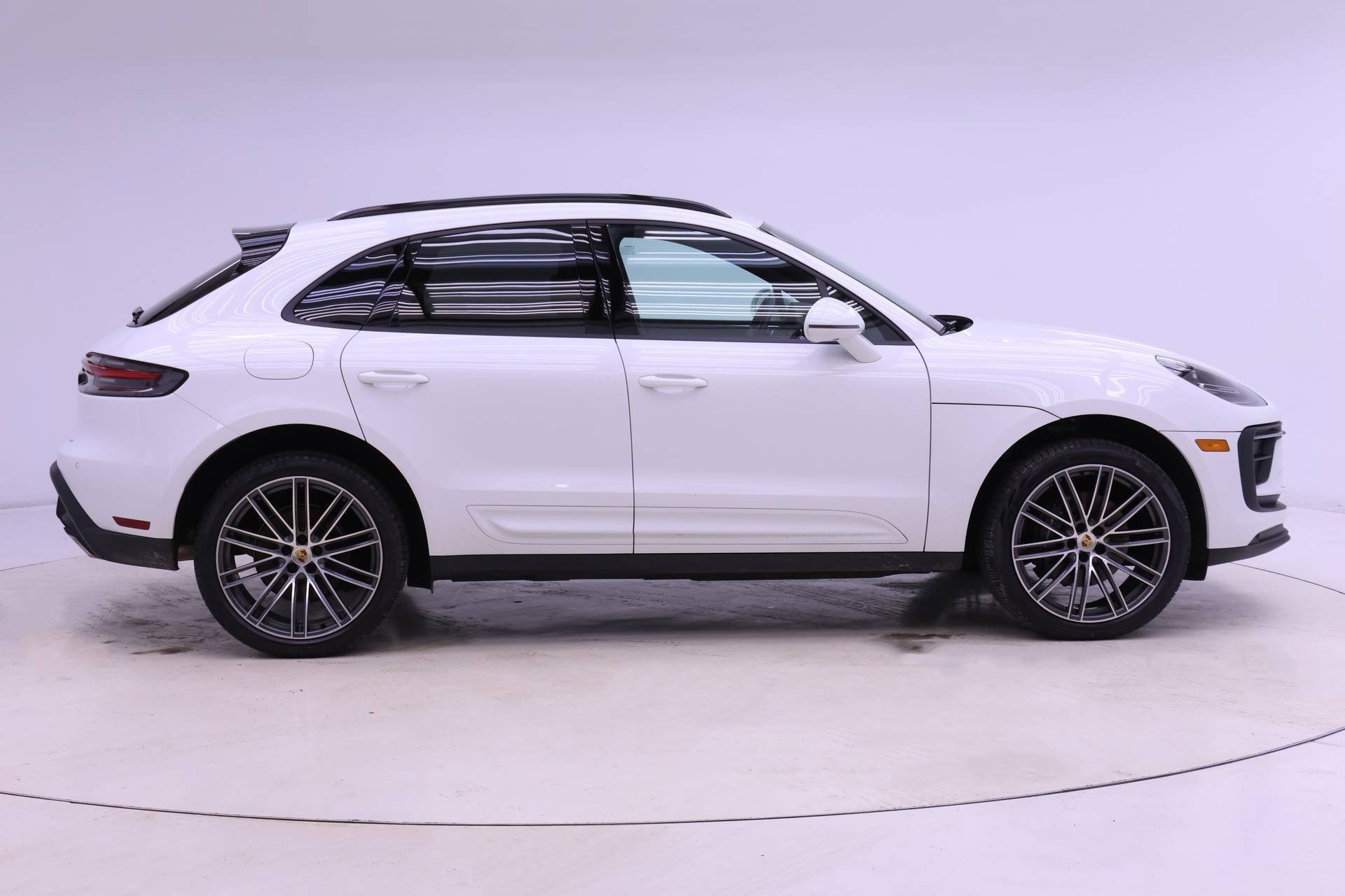 Used 2025 Porsche Macan image 10