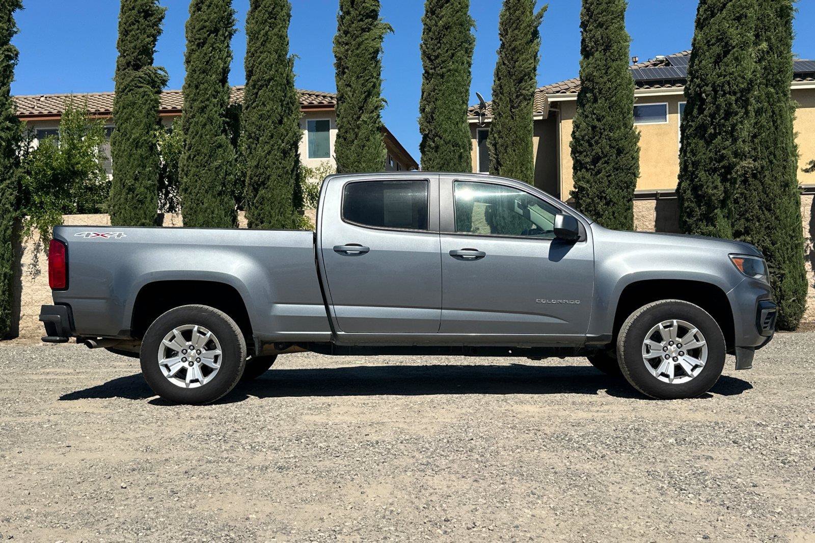 Used 2022 Chevrolet Colorado LT w/ Safety Package AWD/4WD image 2
