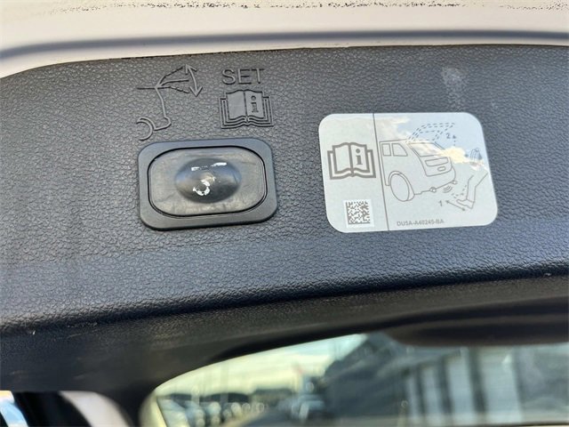 Used 2017 Ford Escape Titanium image 13