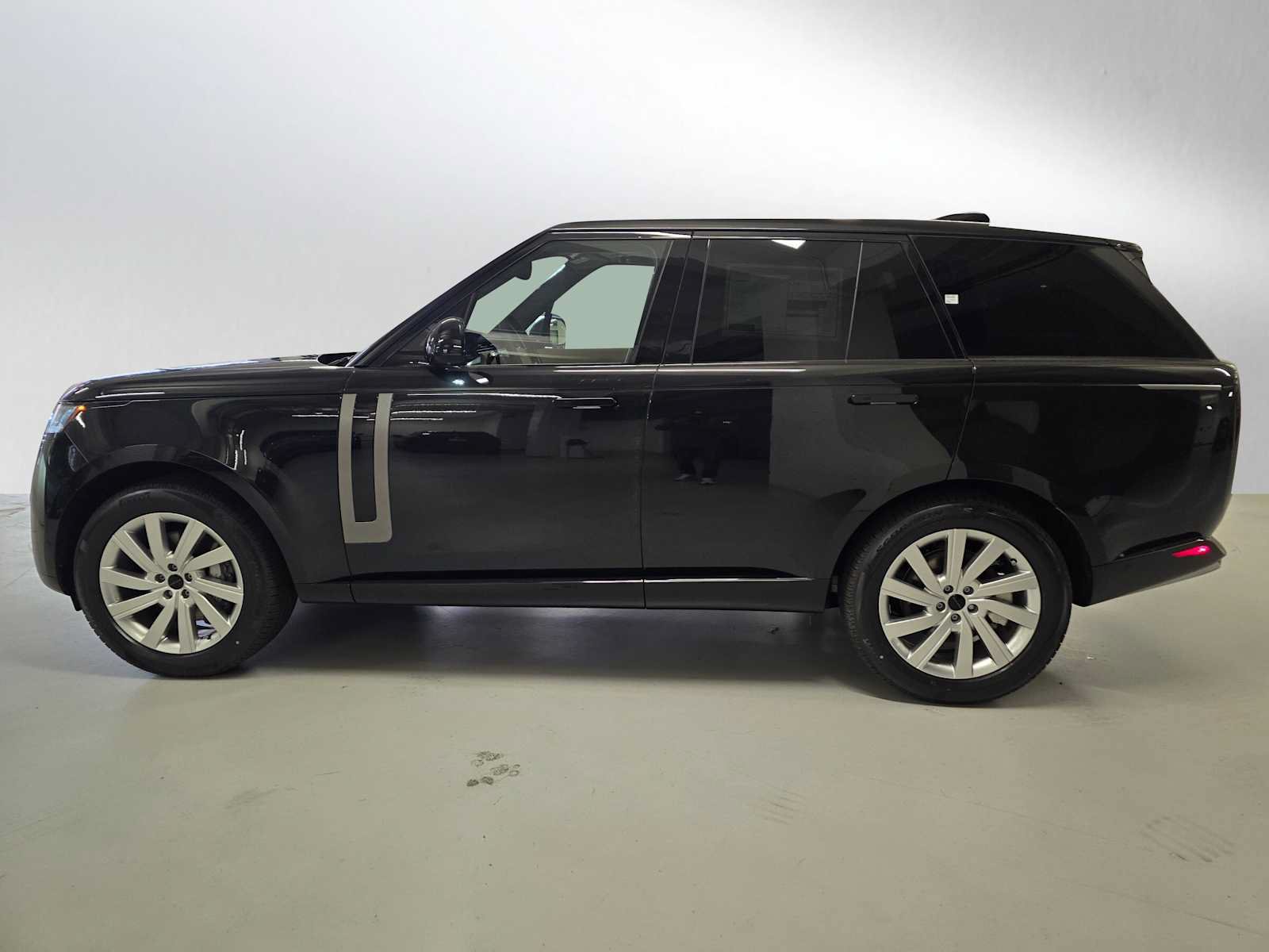 New 2026 Land Rover Range Rover SE AWD/4WD image 2