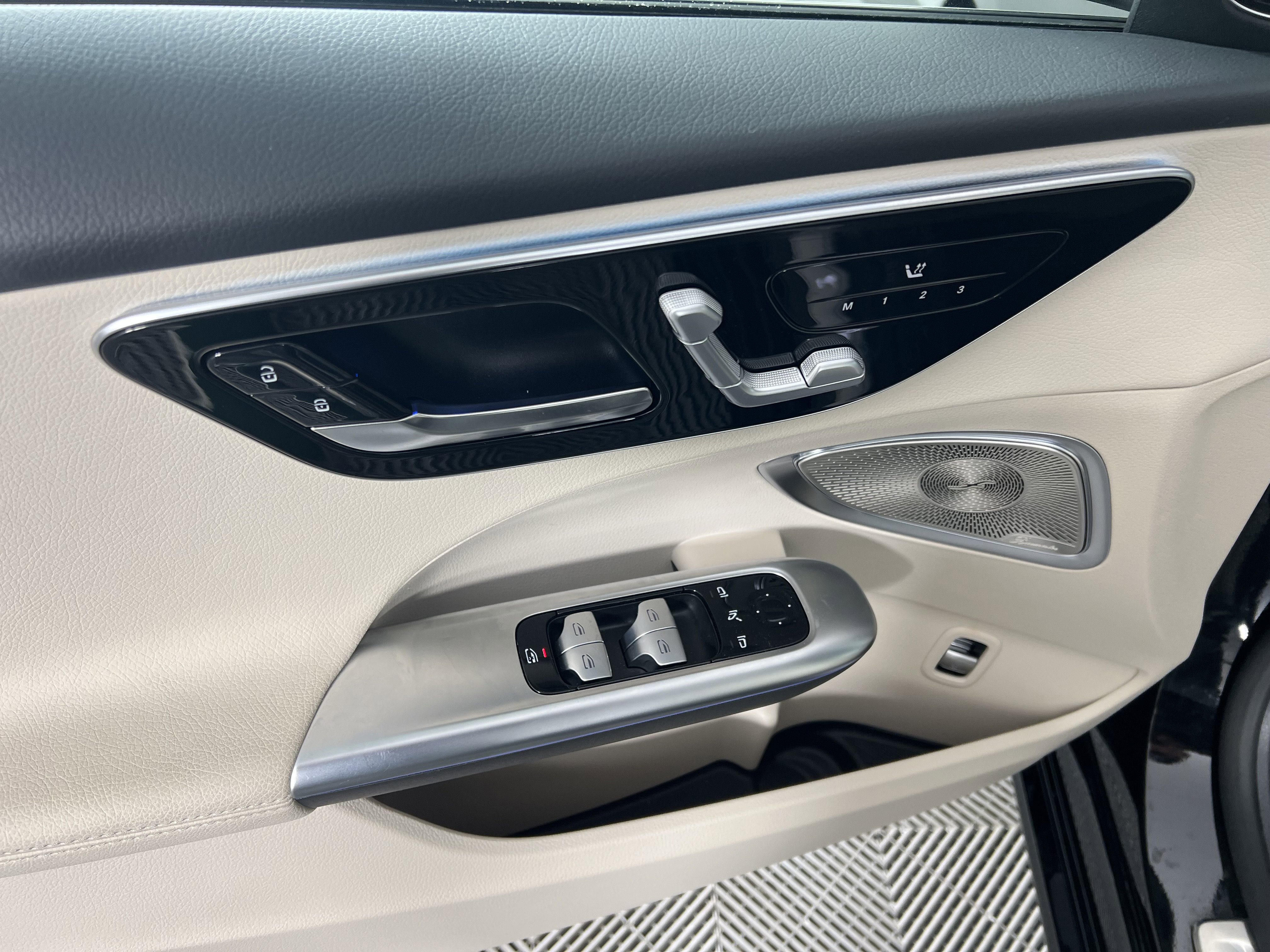 Certified 2025 Mercedes-Benz C 300 4MATIC Sedan image 19