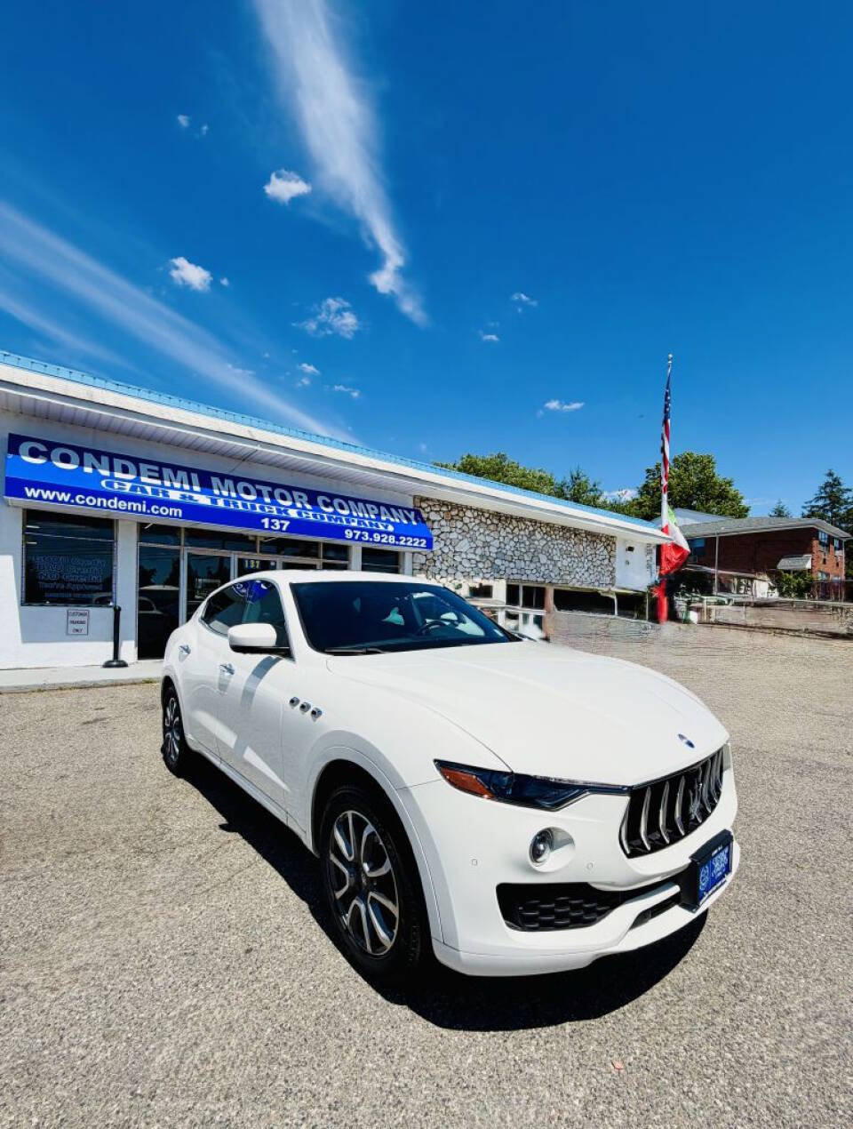 Used 2017 Maserati Levante AWD/4WD image 1