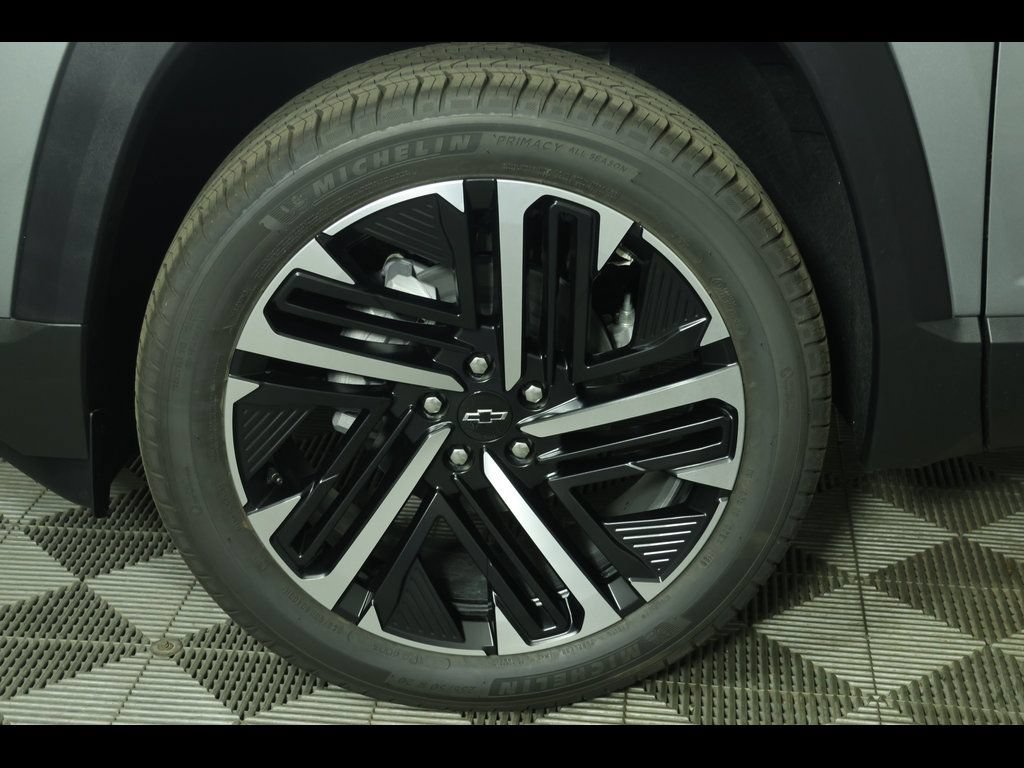 New 2026 Chevrolet Equinox RS w/ Convenience Package III FWD image 13
