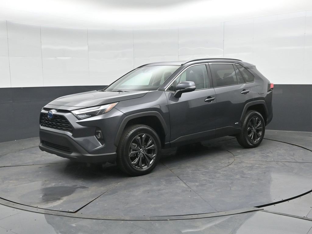 Used 2023 Toyota RAV4 XLE Premium image 7
