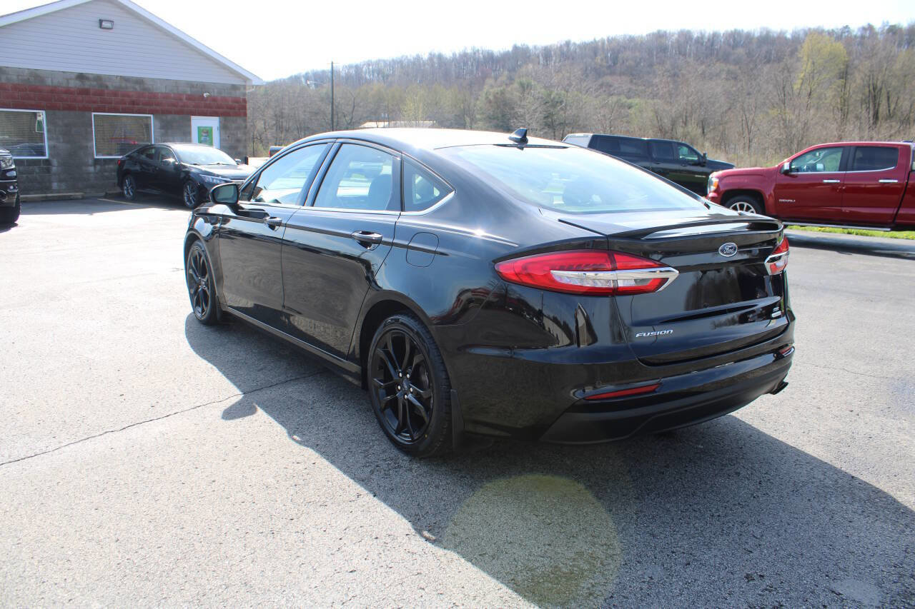 Used 2020 Ford Fusion SE w/ Equipment Group 151A image 3