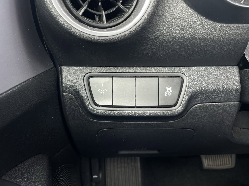 Used 2024 Kia Forte LXS image 12