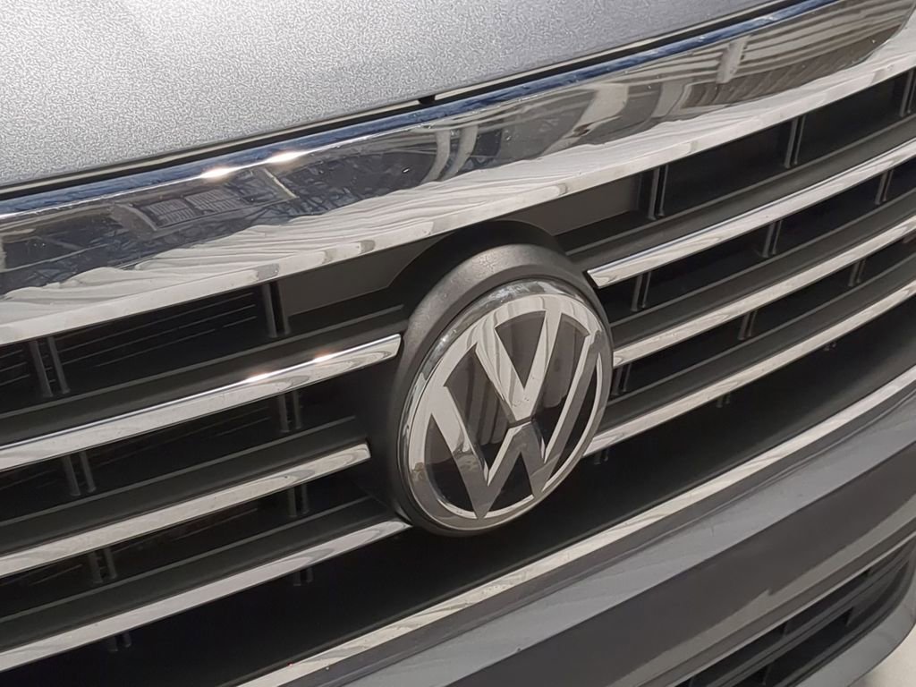 Used 2020 Volkswagen Passat 2.0T SE image 14