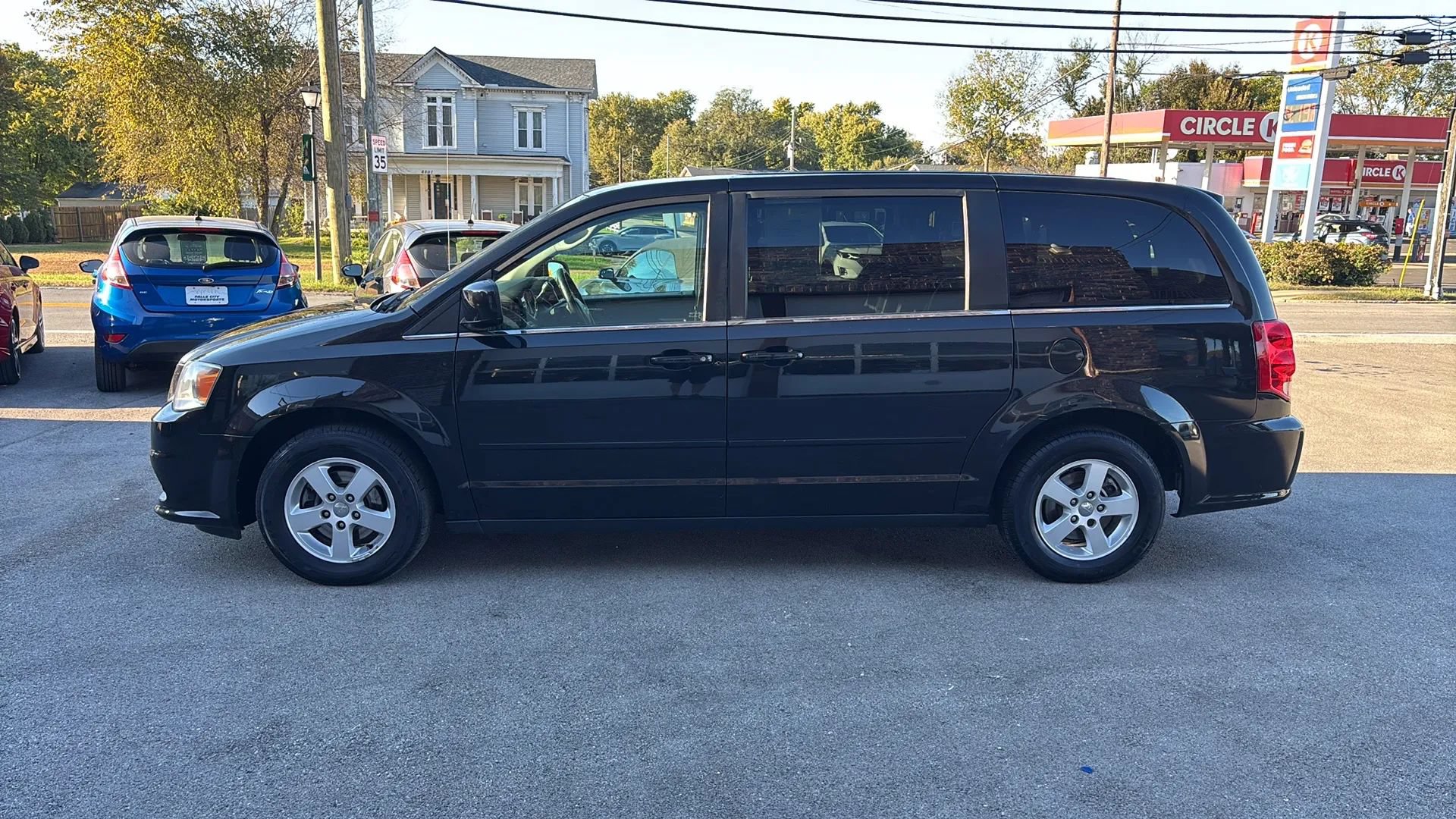 Used 2012 Dodge Grand Caravan Crew FWD image 7