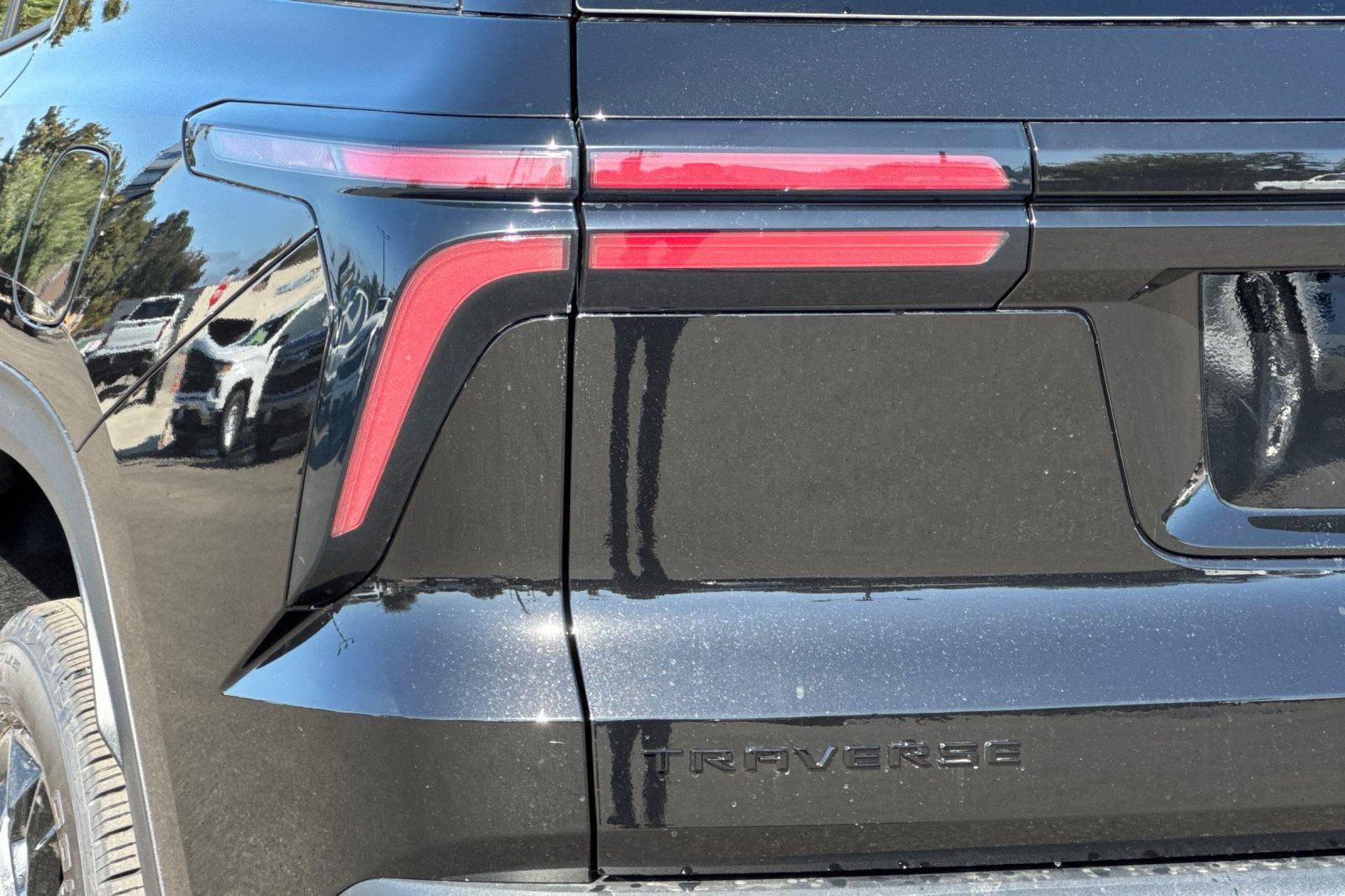 New 2026 Chevrolet Traverse LT w/ Midnight/Sport Edition FWD image 35