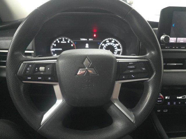 Used 2022 Mitsubishi Outlander ES image 29