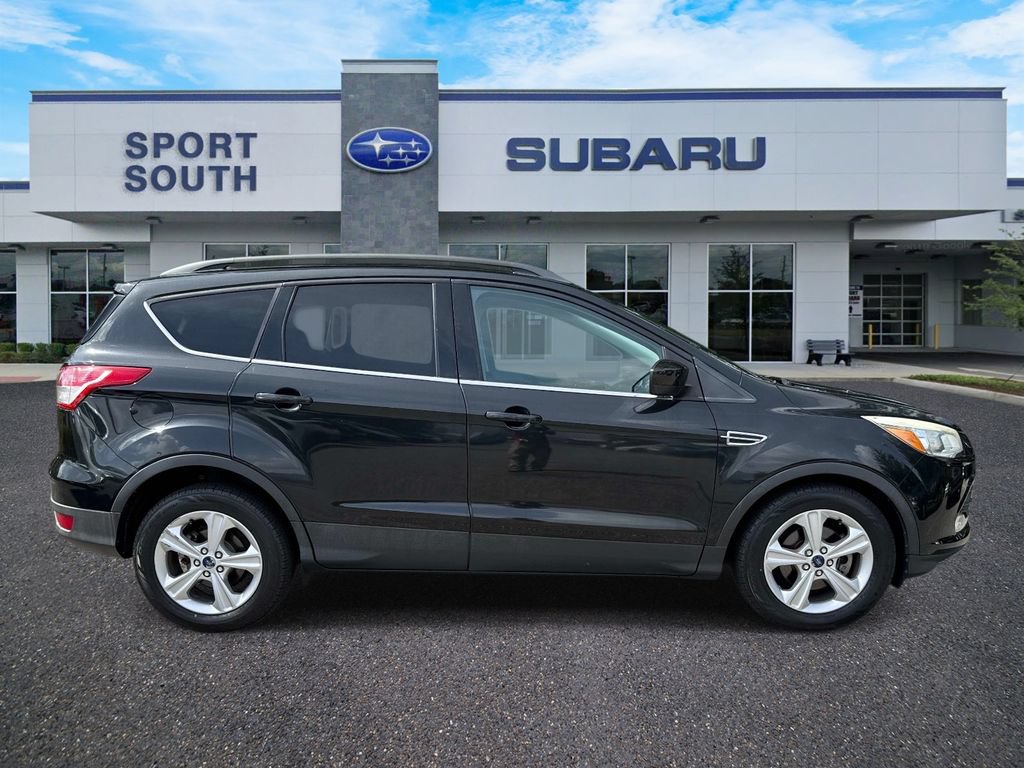 Used 2015 Ford Escape SE w/ Equipment Group 201A FWD image 2