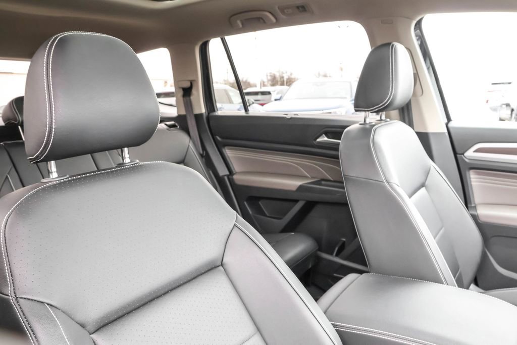 Used 2023 Volkswagen Atlas SE w/ Panoramic Sunroof Package image 42
