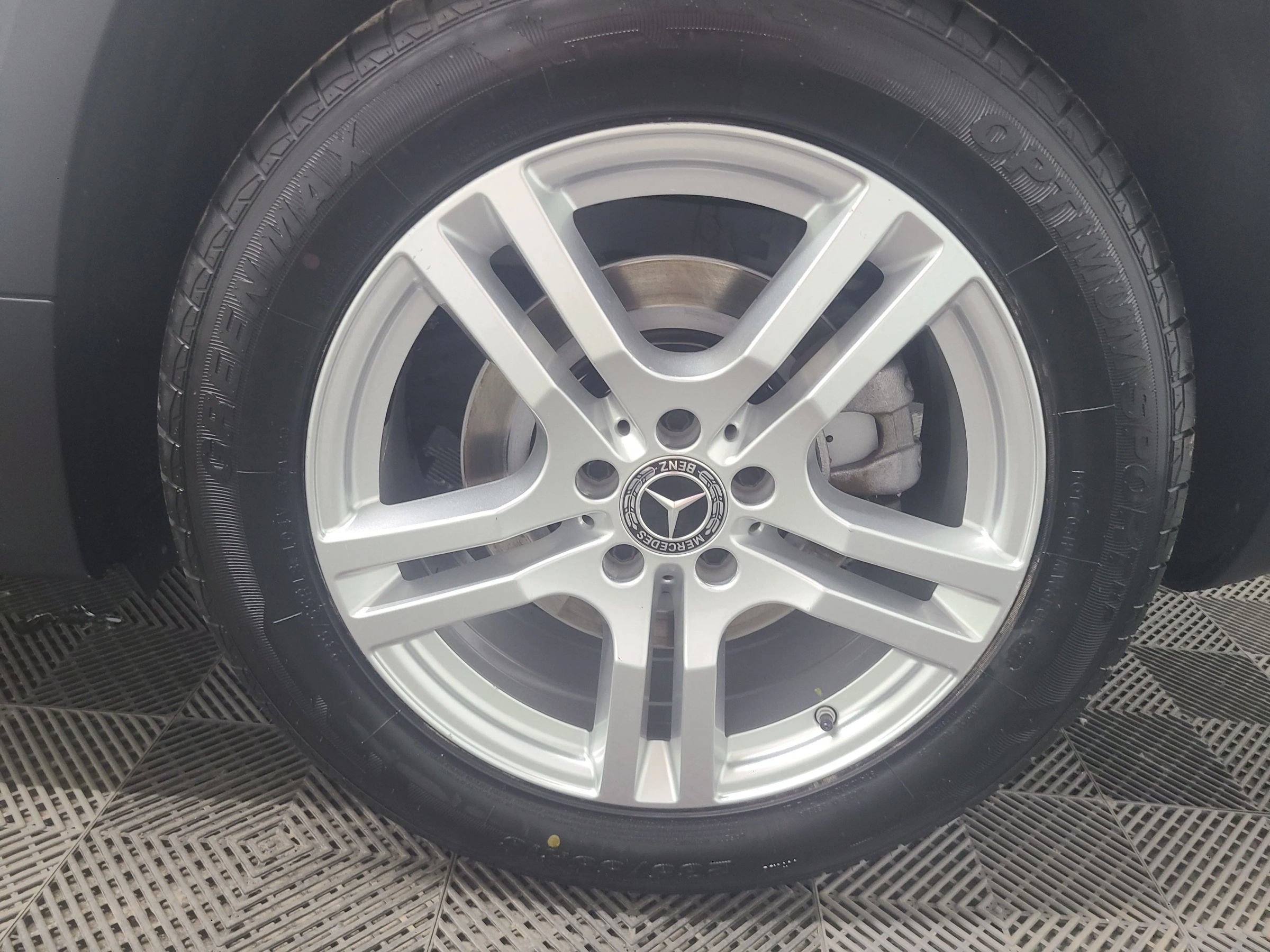 Used 2021 Mercedes-Benz GLB 250 4MATIC image 16
