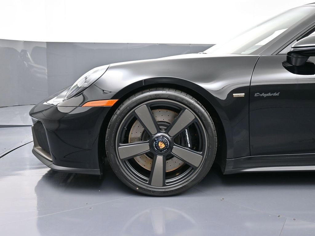 New 2026 Porsche 911 Carrera 4 GTS image 12