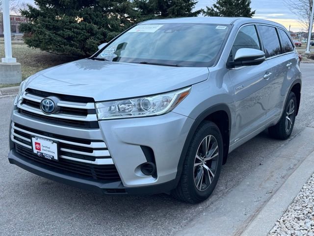 Certified 2017 Toyota Highlander LE w/ Carpet Mat Package AWD/4WD image 33