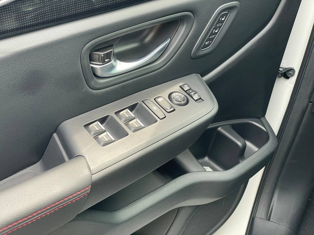 Used 2025 Honda Pilot Black Edition image 16