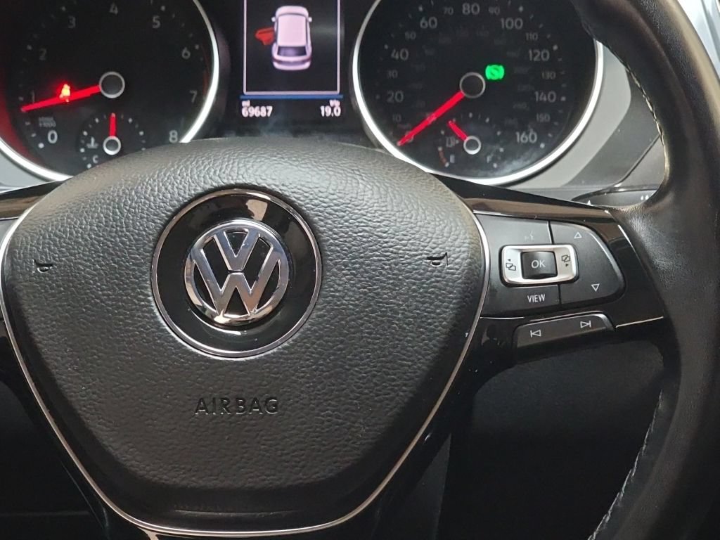 Used 2019 Volkswagen Tiguan SE AWD/4WD image 17