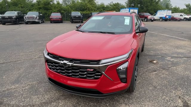 New 2026 Chevrolet Trax RS w/ Sunroof Package FWD image 5