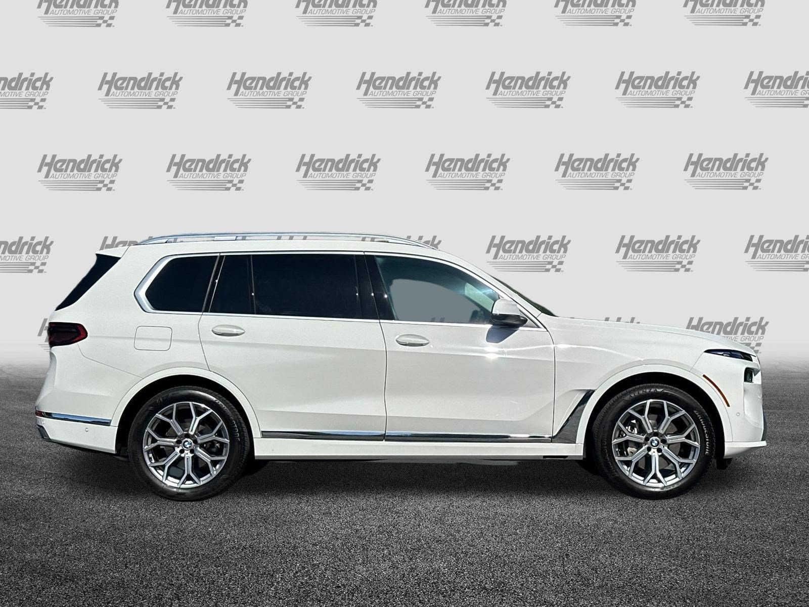 Used 2026 BMW X7 xDrive40i AWD/4WD image 3