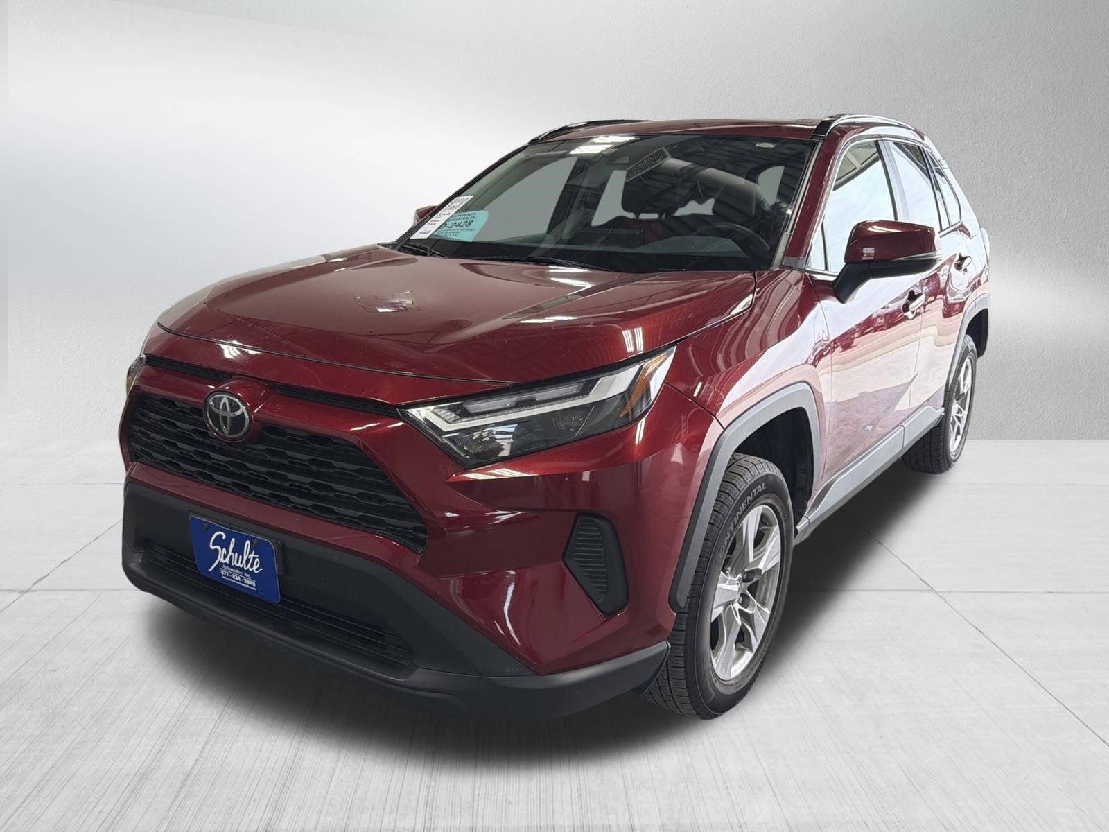 Used 2022 Toyota RAV4 XLE w/ Convenience Package AWD/4WD image 3