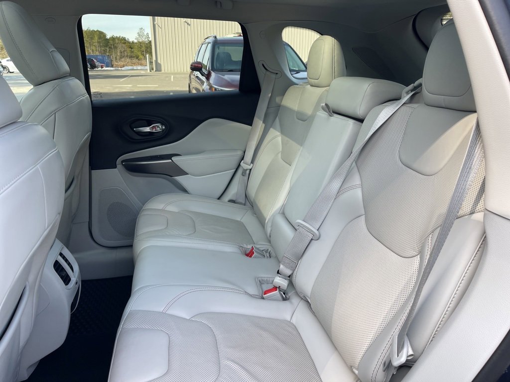 Used 2021 Jeep Cherokee Latitude Lux w/ Sun & Sound Group image 21