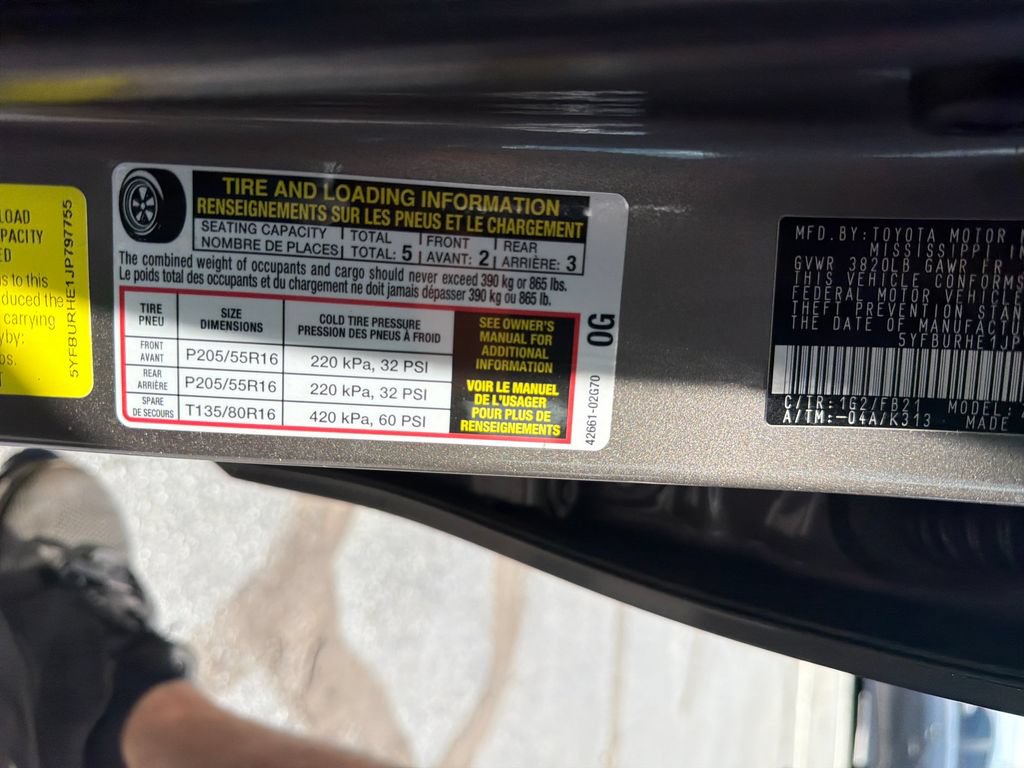 Used 2018 Toyota Corolla LE FWD image 21