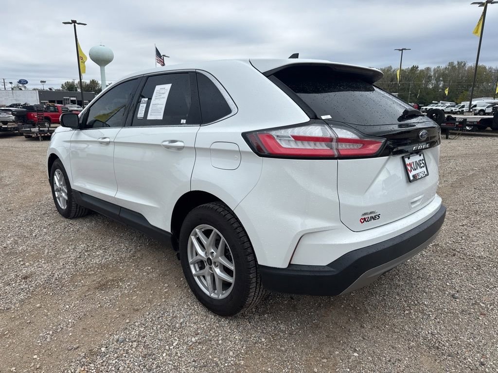 Used 2023 Ford Edge SEL image 9