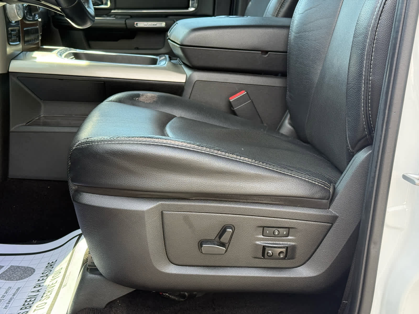 Used 2015 RAM 1500 Laramie w/ Convenience Group AWD/4WD image 13