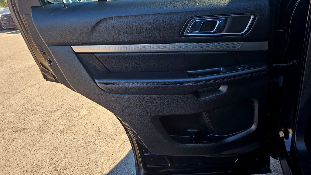 Used 2018 Ford Explorer XLT FWD image 24