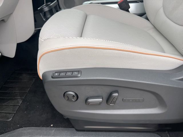 New 2025 Volkswagen ID. Buzz 1st Edition image 23