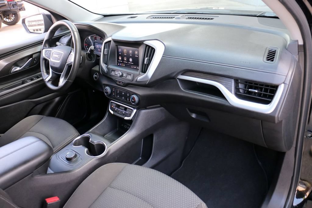 Used 2024 GMC Terrain SLE AWD/4WD image 30