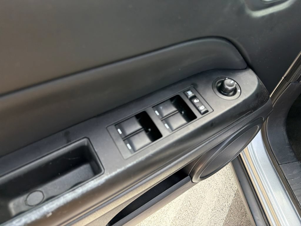 Used 2015 Jeep Compass Sport w/ Power Value Group FWD image 18