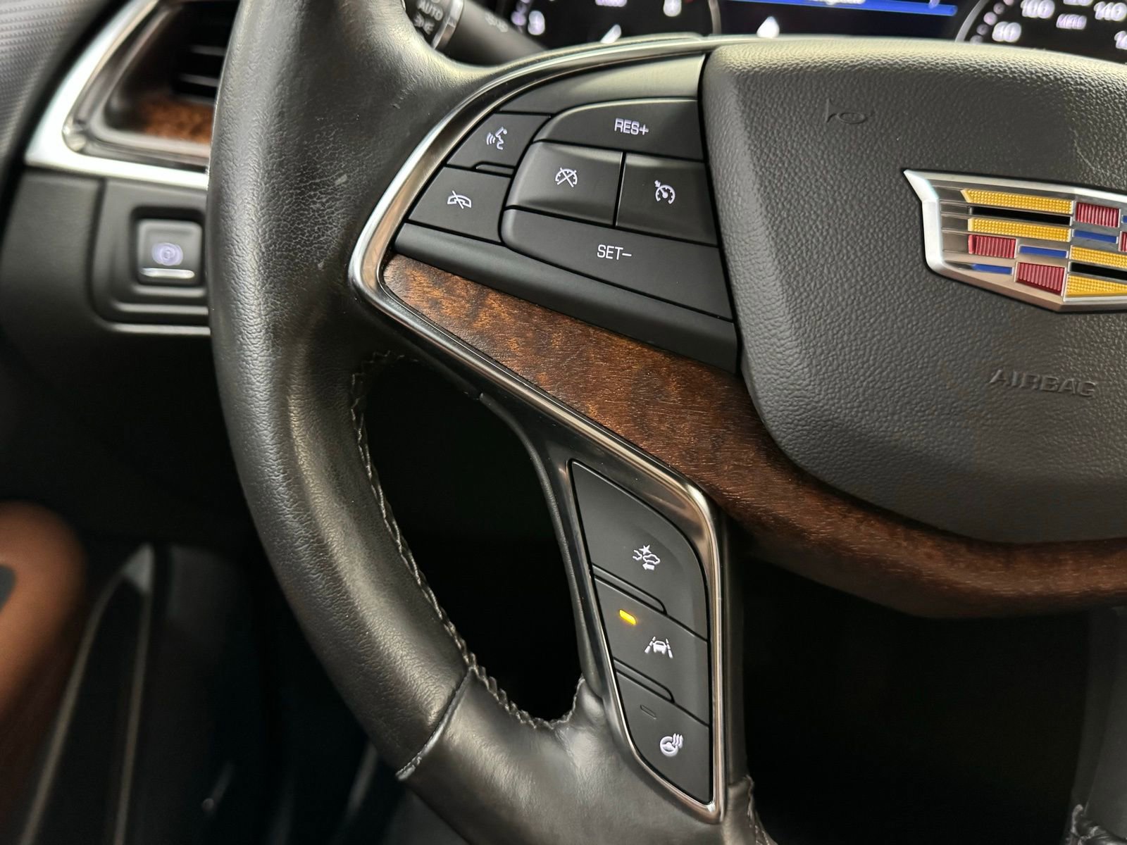 Used 2022 Cadillac XT5 Premium Luxury w/ Technology Package image 22