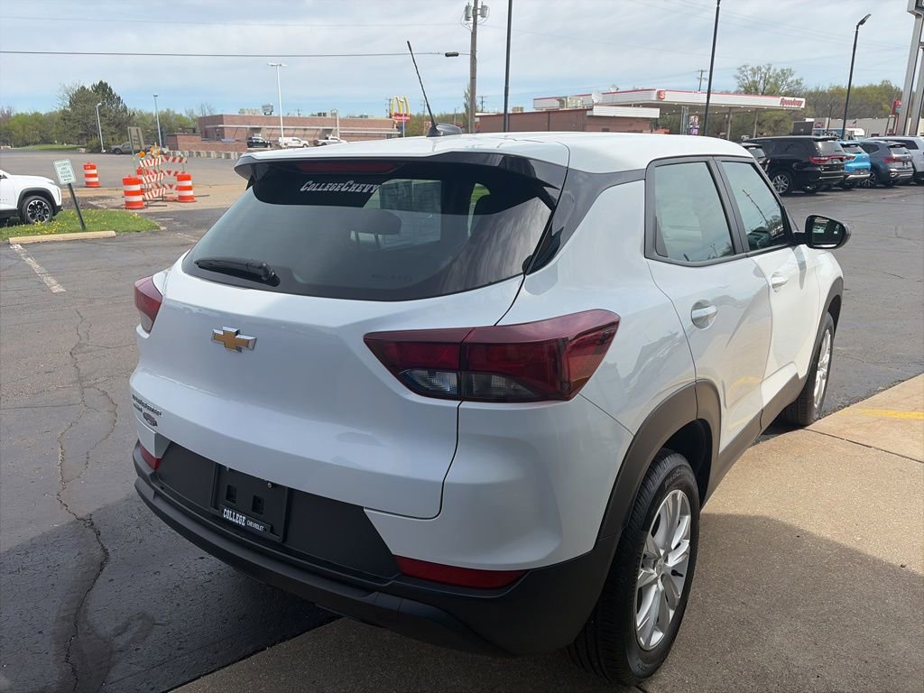 Used 2023 Chevrolet TrailBlazer LS AWD/4WD image 7