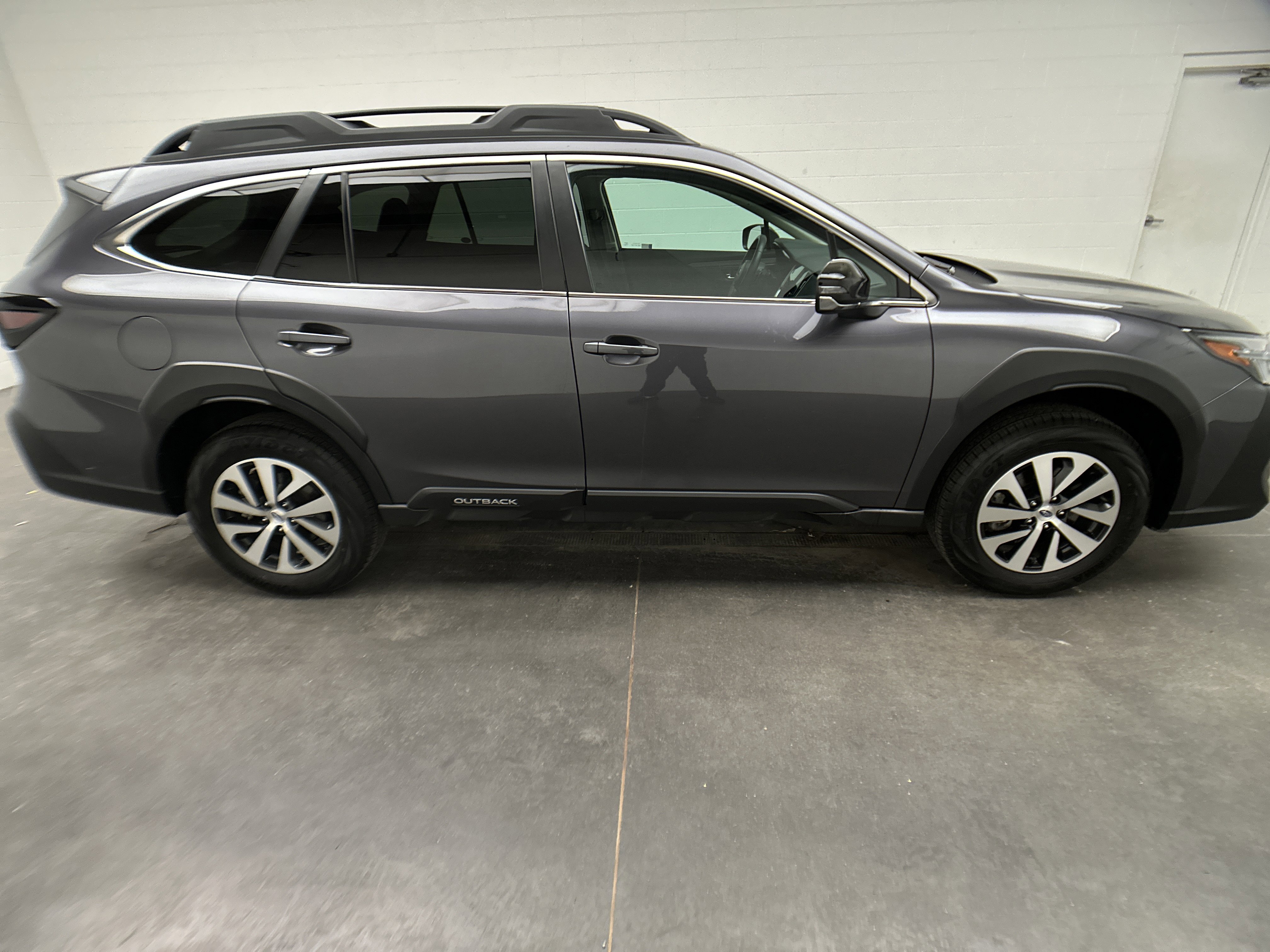 Used 2025 Subaru Outback Premium w/ Popular Package #1A image 9