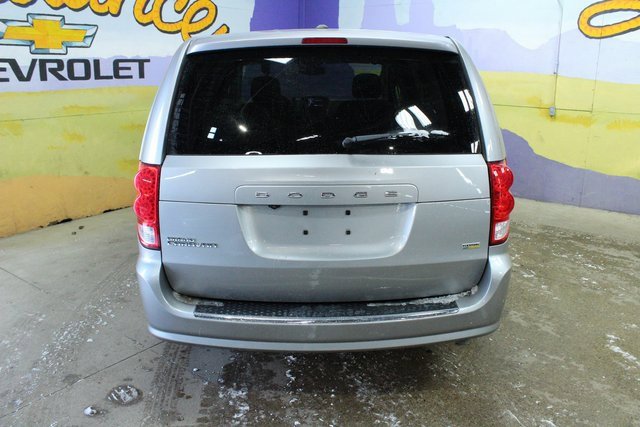 Used 2018 Dodge Grand Caravan SE w/ UConnect Hands-Free Group image 6