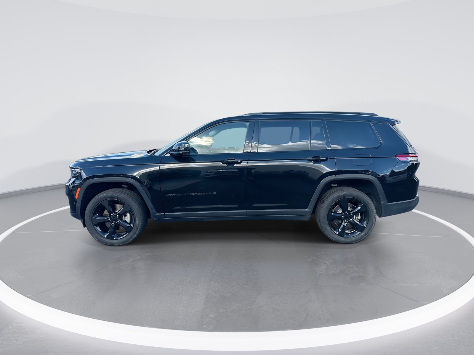 Used 2023 Jeep Grand Cherokee L Limited w/ Luxury Tech Group II AWD/4WD image 6
