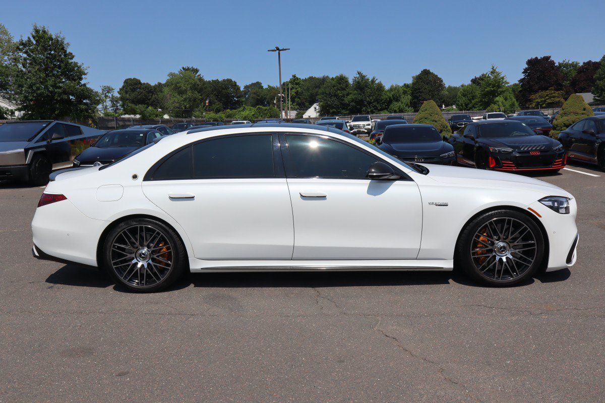 Used 2024 Mercedes-Benz S 63 AMG S w/ Carbon Fiber Exterior Package image 4