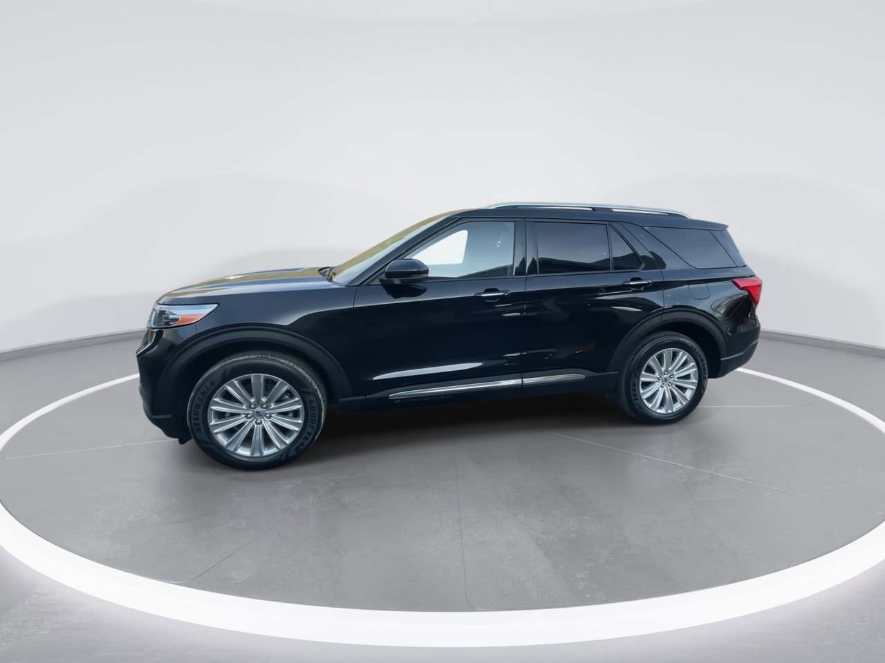 Used 2021 Ford Explorer Limited w/ Hybrid Equipment Group 310A AWD/4WD image 9