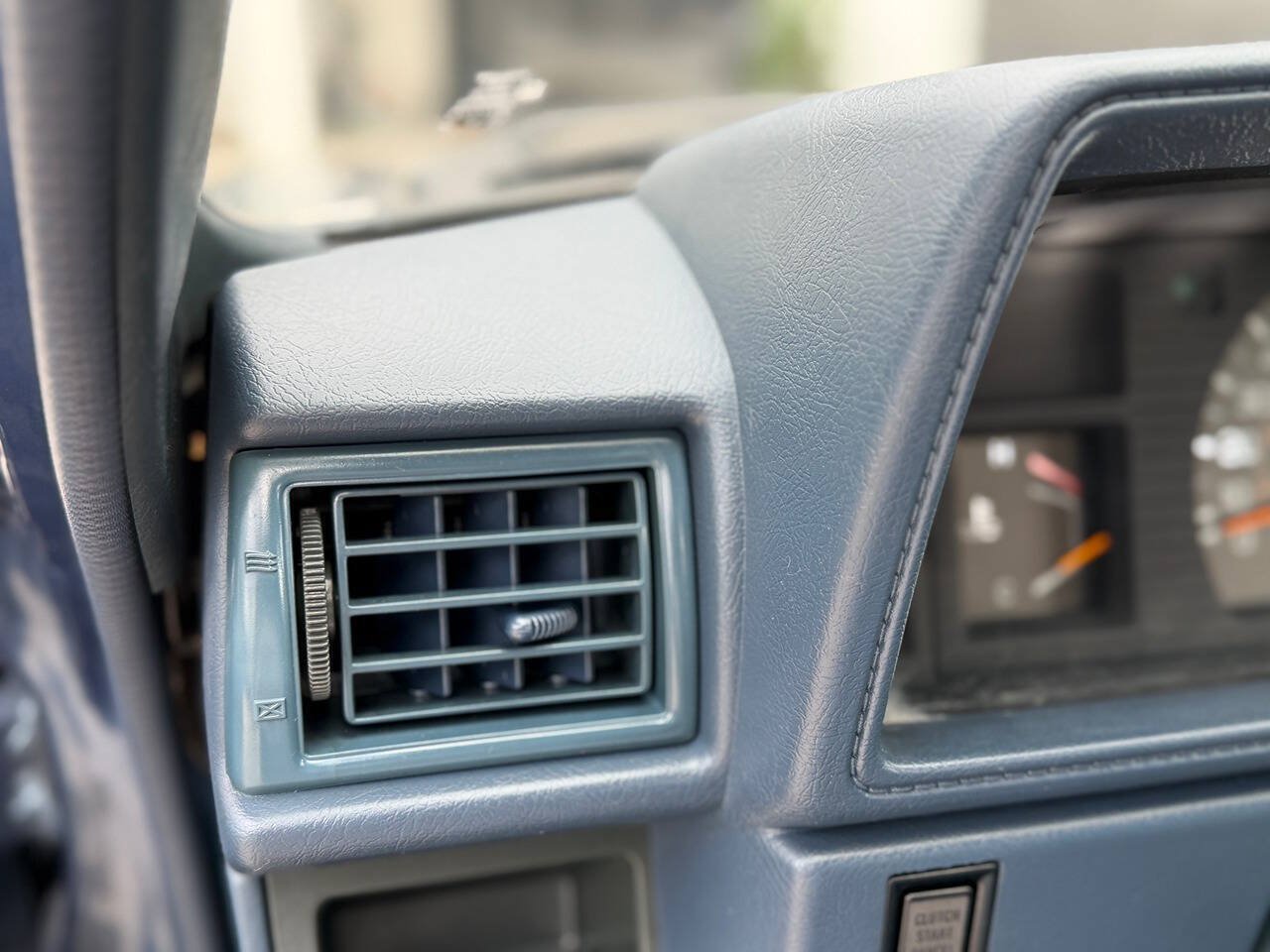 Used 1988 Toyota Pickup 4x4 Regular Cab image 18