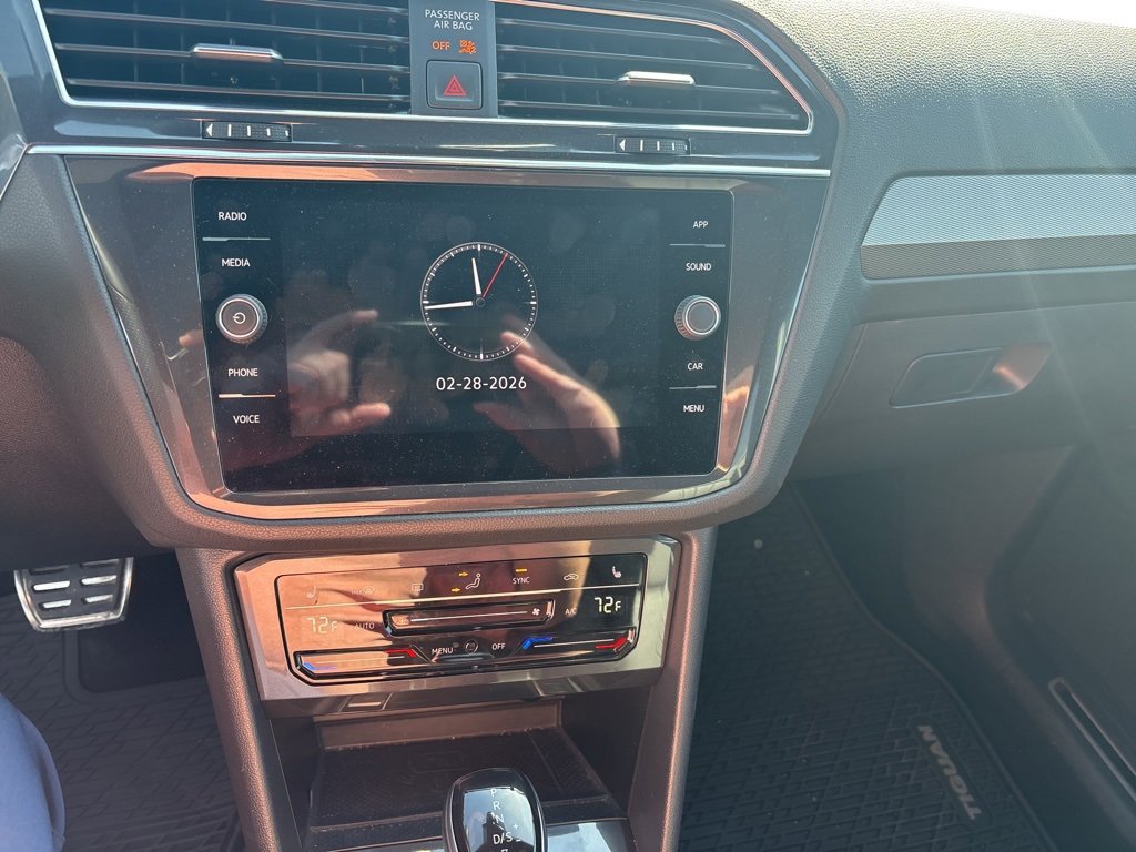 Used 2023 Volkswagen Tiguan SE R-Line image 9