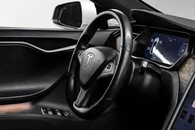 Used 2018 Tesla Model S 75D image 21