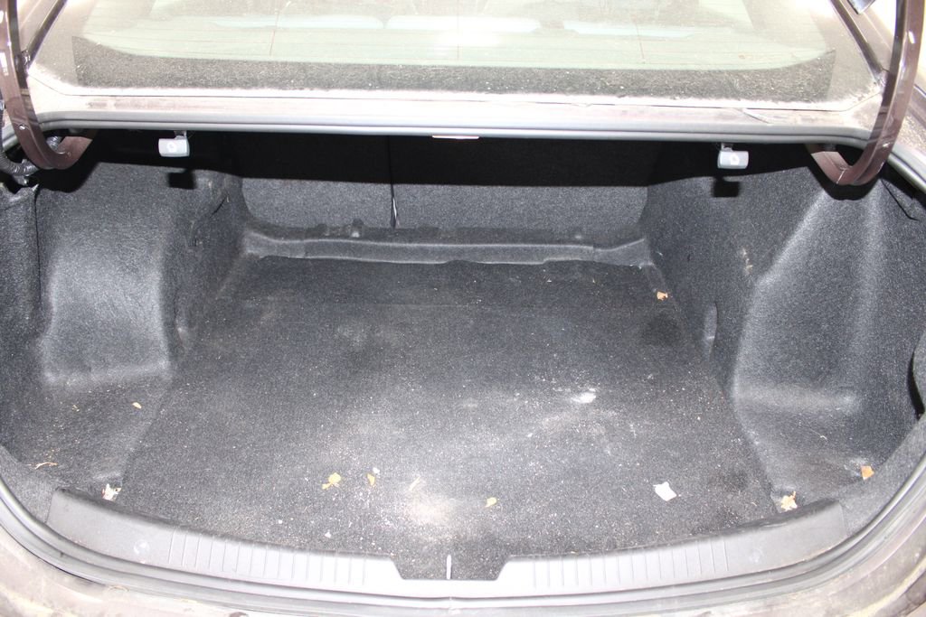 Used 2016 Chevrolet Malibu LT image 13