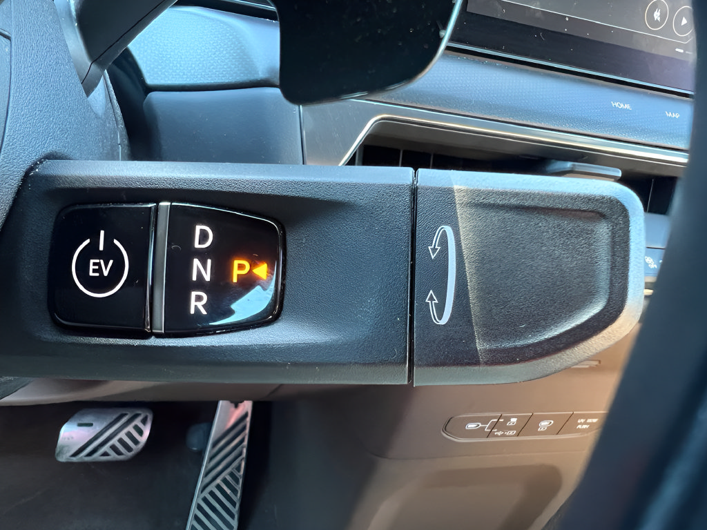 Used 2024 Kia EV9 GT-Line AWD/4WD image 32