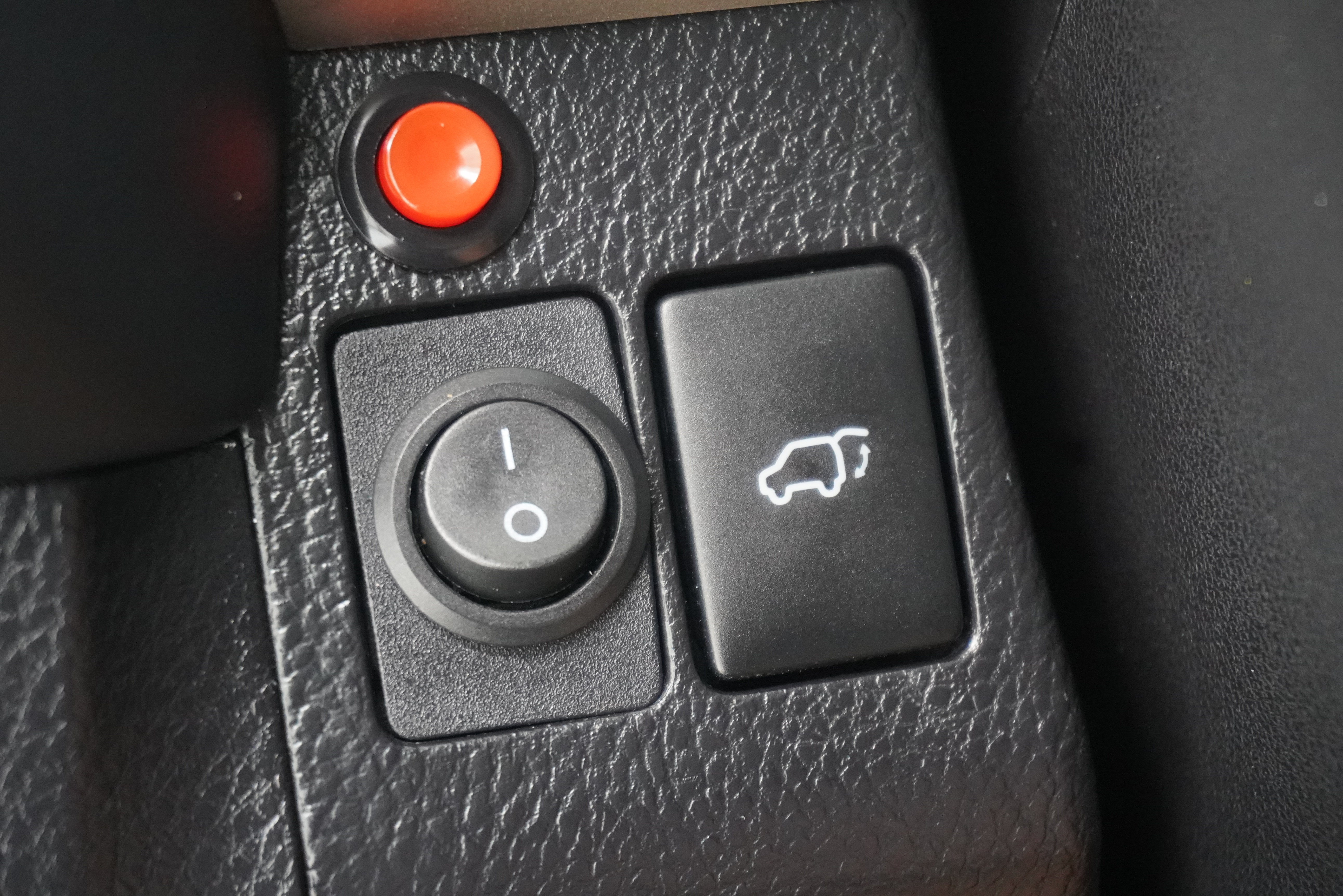 Used 2015 Toyota RAV4 Limited w/ Technology Package FWD image 27