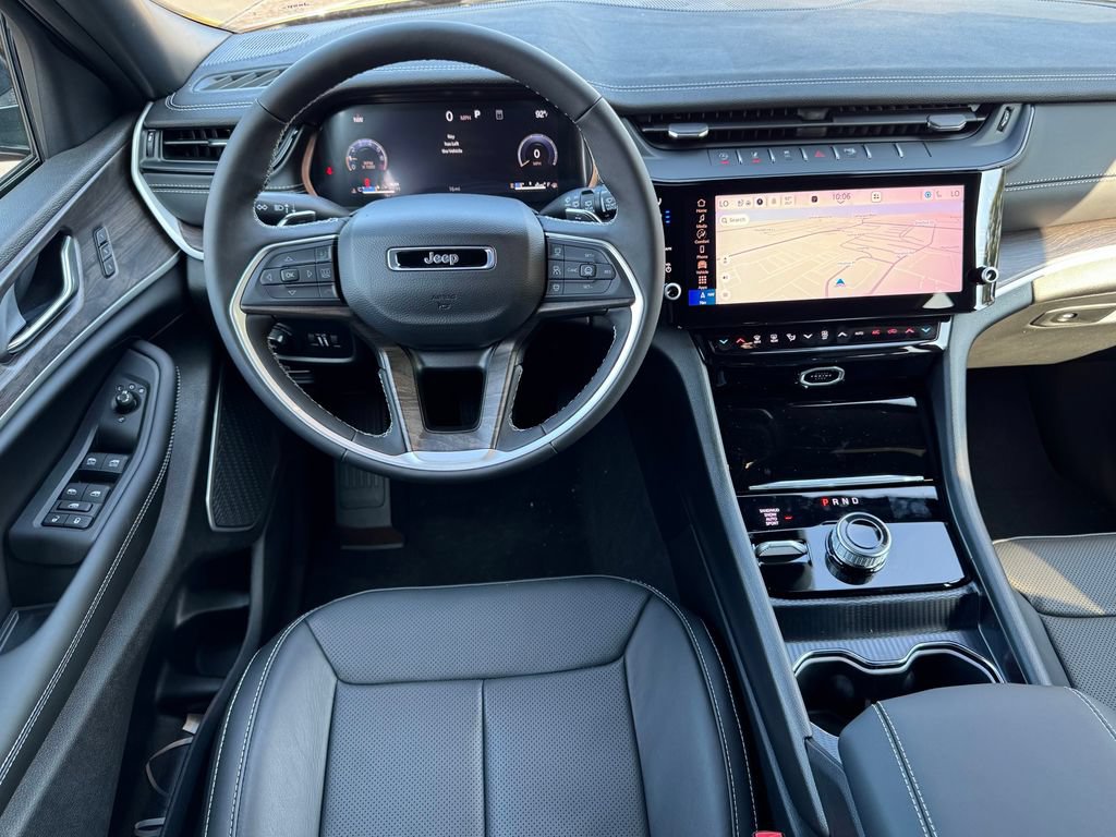 New 2027 Jeep Grand Cherokee Limited AWD/4WD image 18